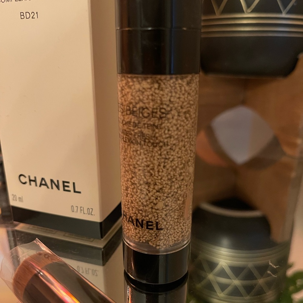 LES BEIGES WATER-FRESH COMPLEXION TOUCH plus New brush